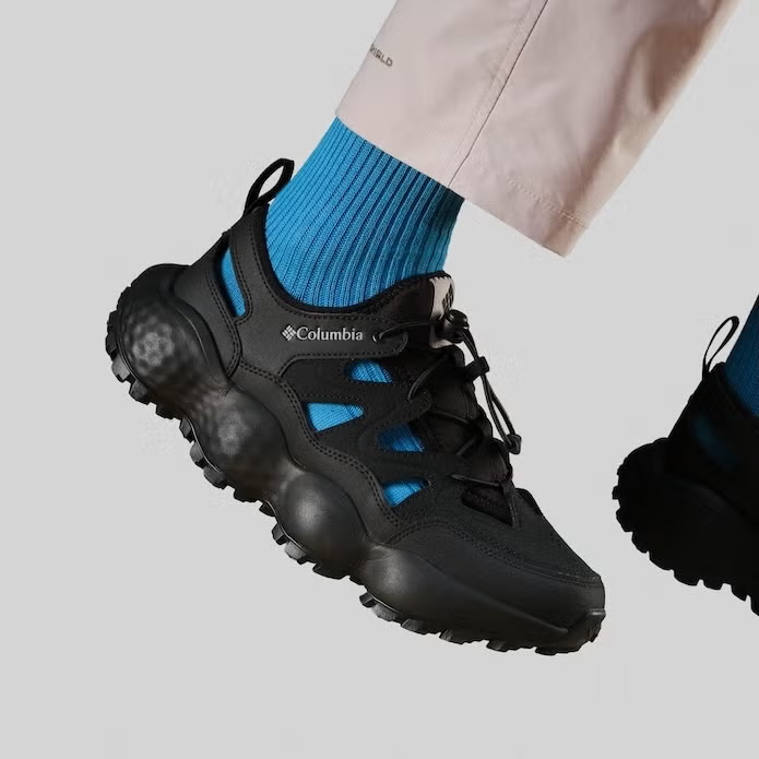 コロンビア「スライブ リバイブ シャンダル」を履いた足元