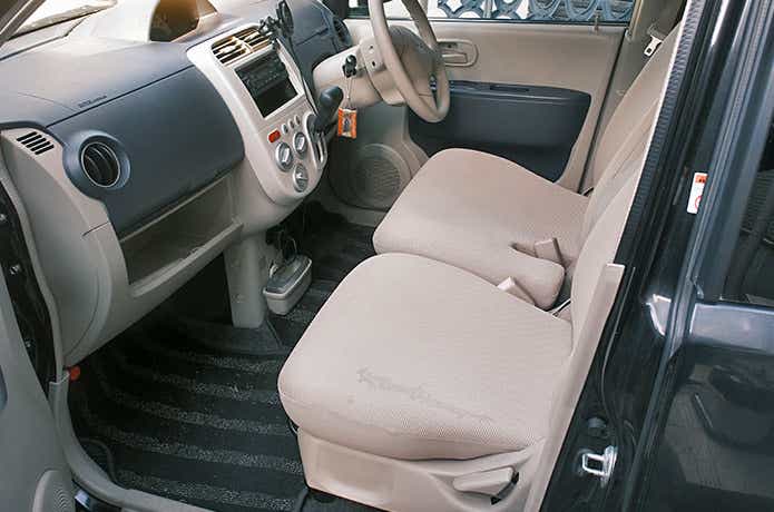シートに汚れがついた車内