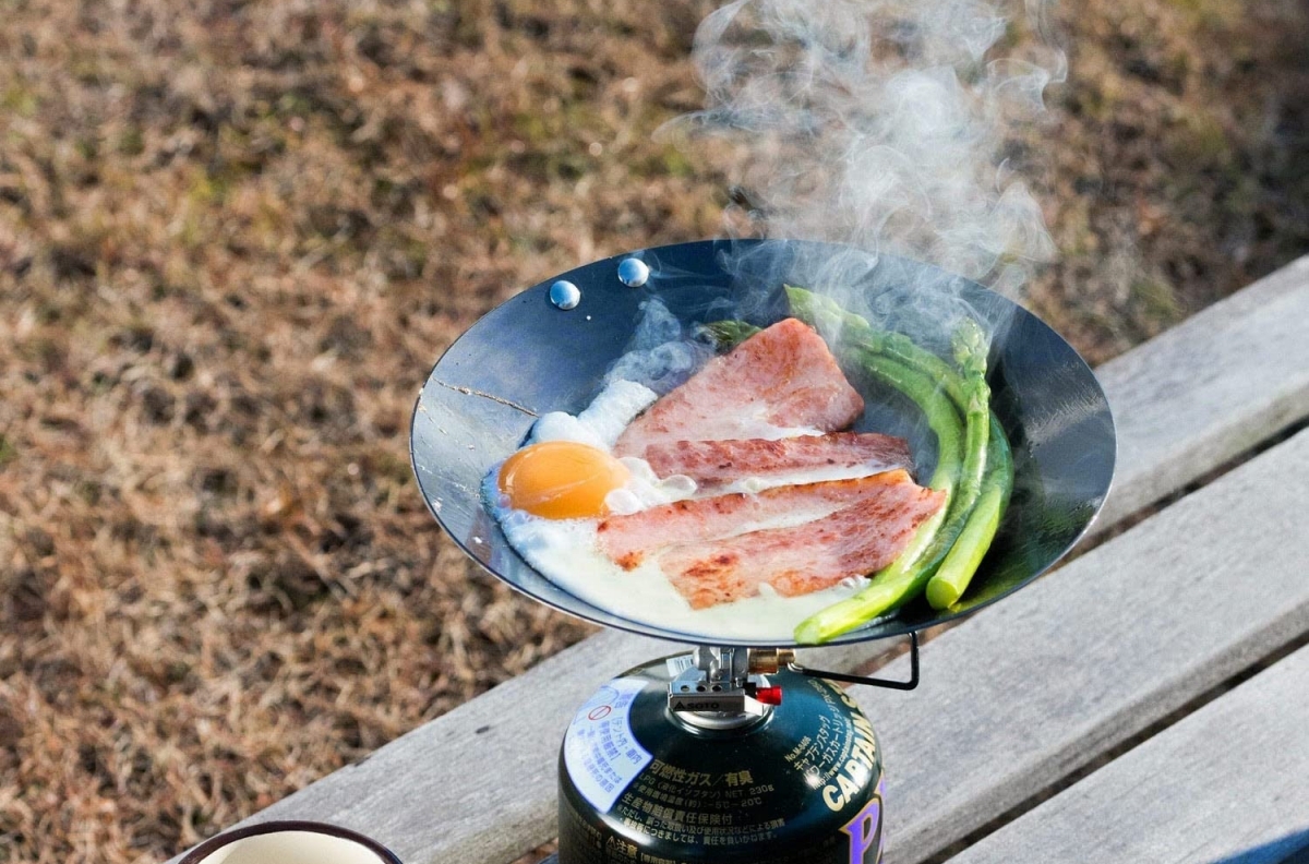 枝を刺す、そのまま皿に。個性豊かなキャンプ用フライパンおすすめ19選