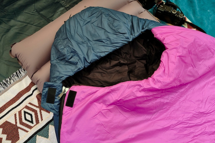 寝袋の首周りのディティール