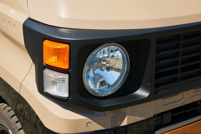 DAMDのカスタムパーツ「DALI」を装備した、三菱の「デリカミニ」