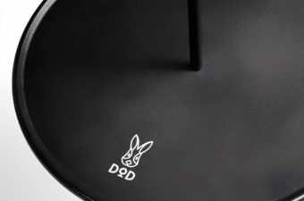 「ちょい置きテーブル」って便利。しかも細長くて“場所も取らない”DOD新作は、リビングとの二刀流！