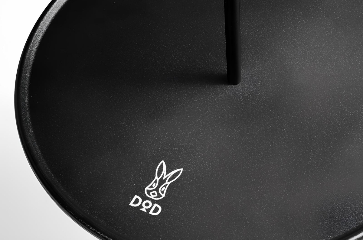 「ちょい置きテーブル」って便利。しかも細長くて“場所も取らない”DOD新作は、リビングとの二刀流！