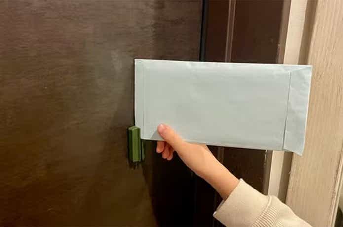ミドリ「マグネットレターカッター」_使用時