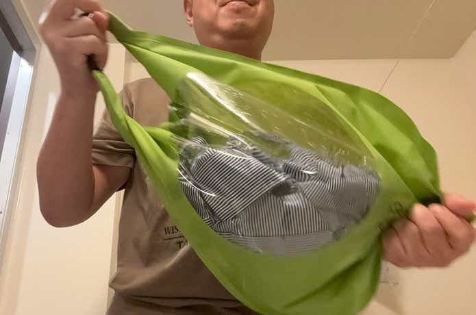AWAT「シャカシャカウォッシュバッグ」Yシャツ洗濯シーン