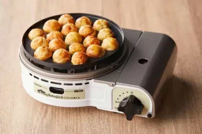 ビストロの達人Jr.でたこ焼きを作っている様子