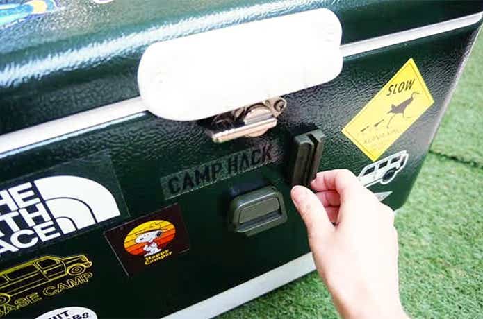 ミドリ「マグネットレターカッター」_クーラーBOXに装着