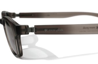 JINS × スノーピークのサングラスは、タフな状況でも壊れにくい。“全方位に動く関節”も気になる