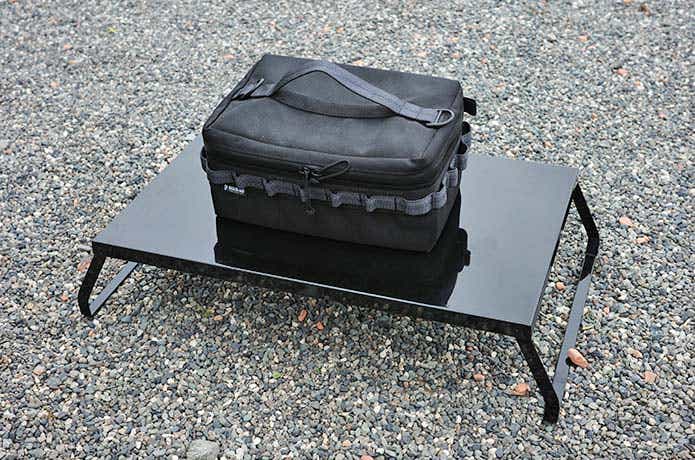 下が使える電気プレートラックに載ったボックス