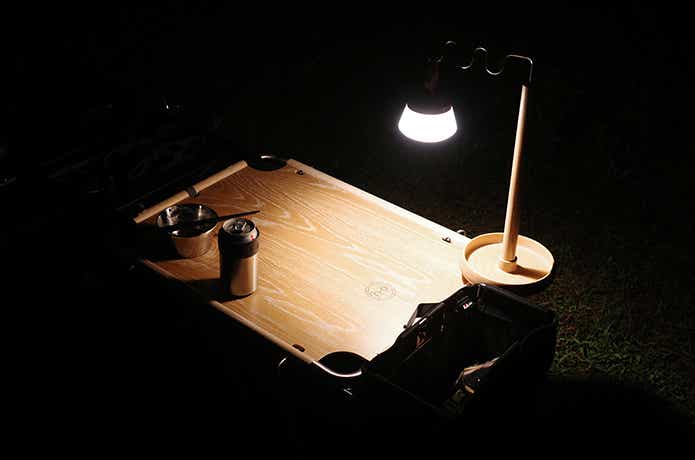 REEL LIGHT PROで照らされたテーブル