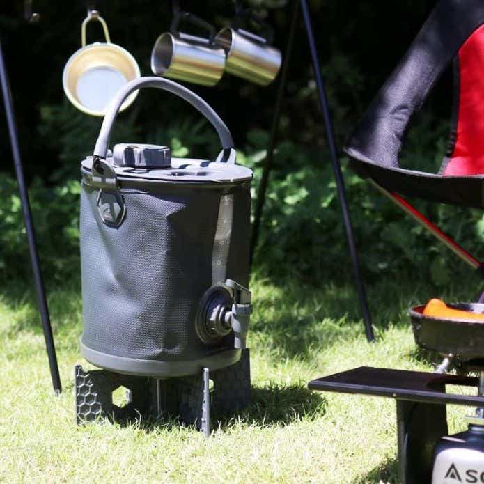 コラプズ「Collapsible Water Carrier&Bucket」