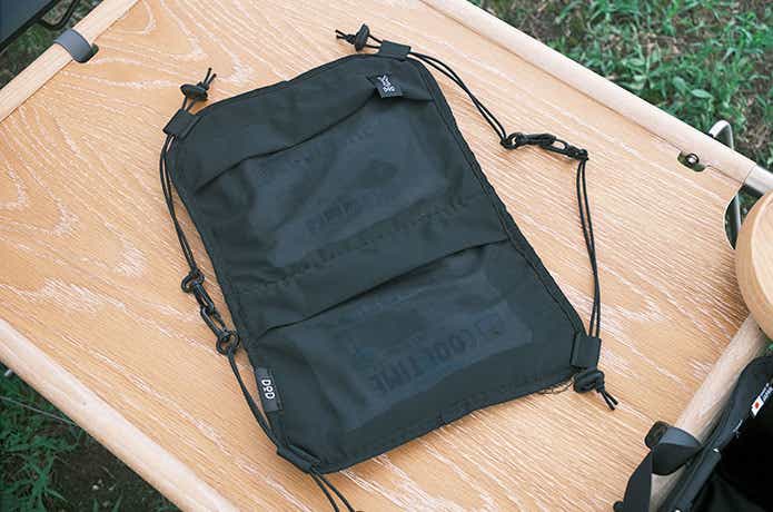 テーブルに置いたヒエールバックスー