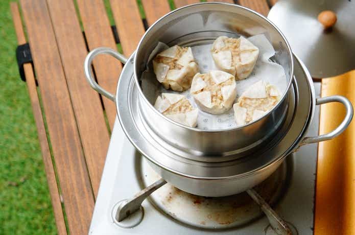 業務スーパーの大粒肉焼売を蒸し器で調理