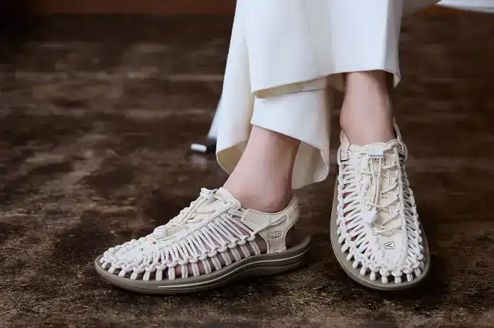 ウィメンズ ユニーク(KEEN)