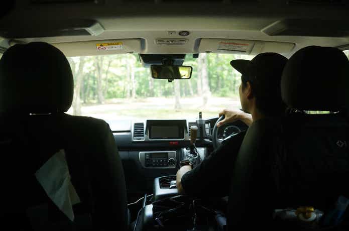 ハイエースの運転席と助手席