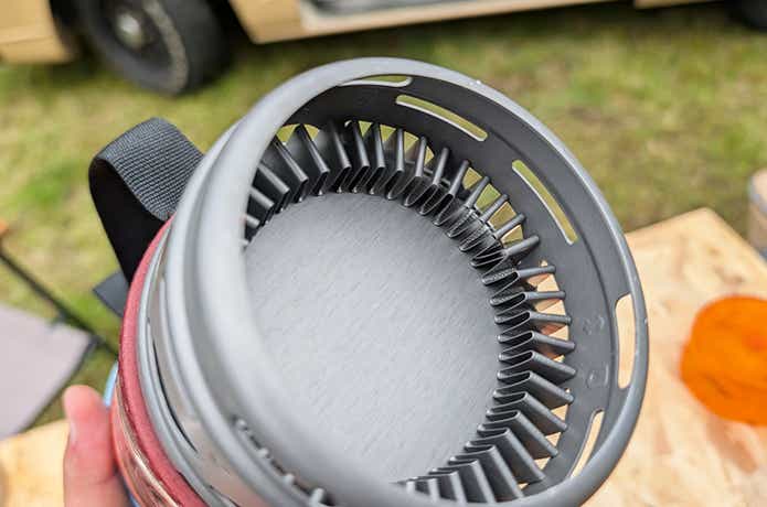 田口さん_ジェットボイル「フラッシュ 1.0L」底面