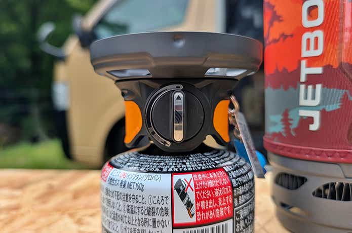 田口さん_ジェットボイル「フラッシュ 1.0L」ツマミ