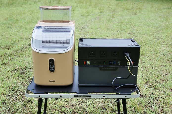 Ice Cube Makerとポータブル電源