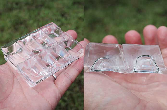 手のひらに乗った氷