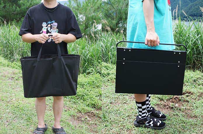 手に持った「風よけ付き折りたたみコンロ」