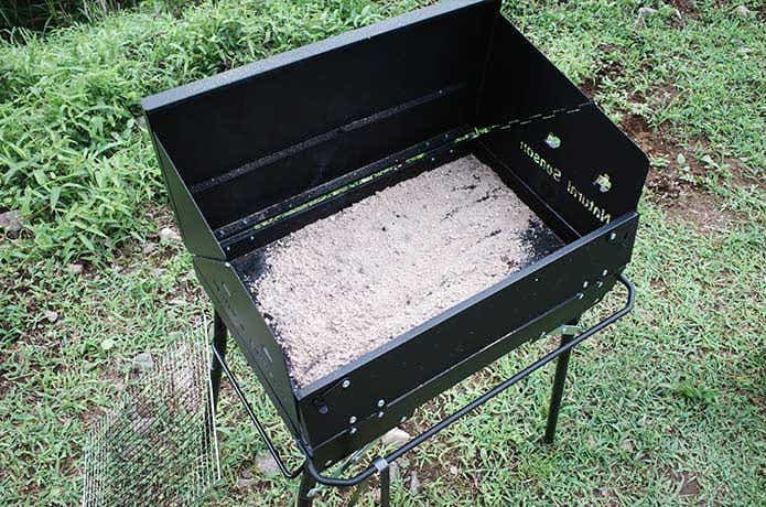 灰になったBBQコンロ