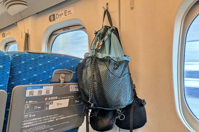 バッグを引っ掛けているところ