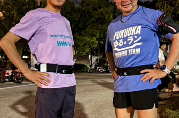 TRAN「ランニングポーチ C2」を吹ける2人