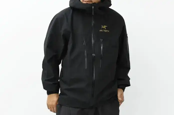 アークテリクスのアルファ SV ジャケット メンズ