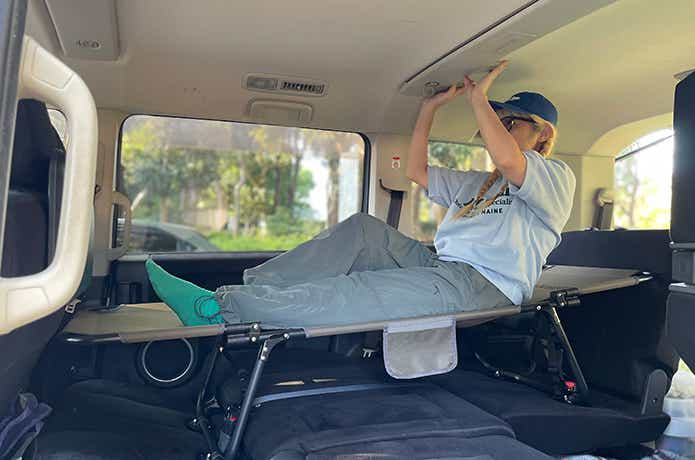 yadokari「カーベッド」用シートアレンジパターン1で上体起こす