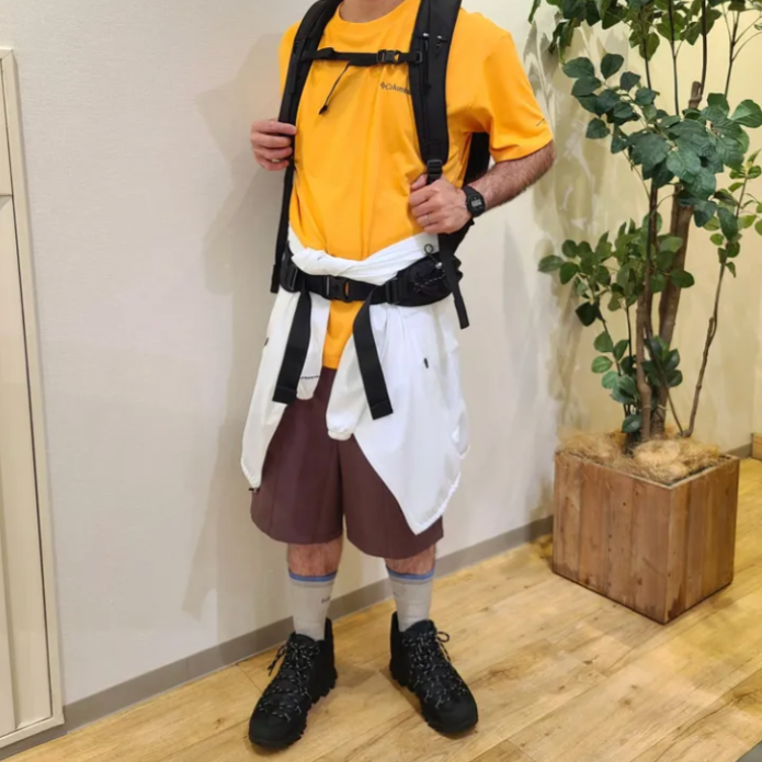 コロンビア セイバー シックス ミッド アウトドライ ワイドを使ったコーデ