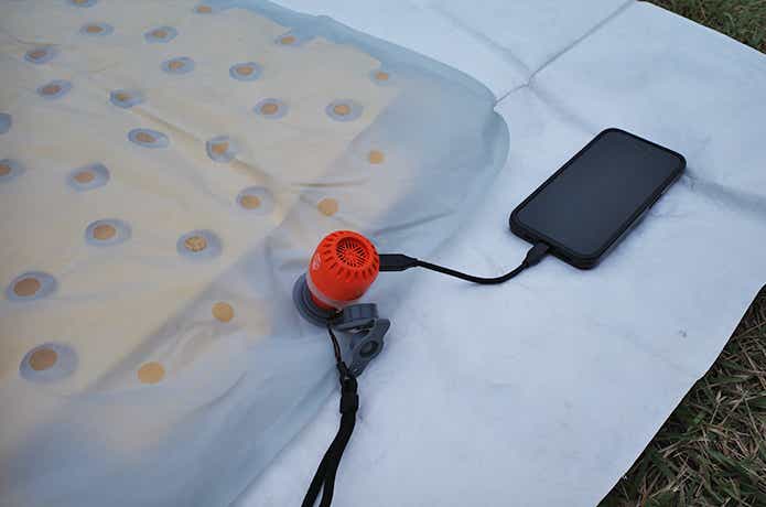 CAMPING ECONOVAをスマホで給電