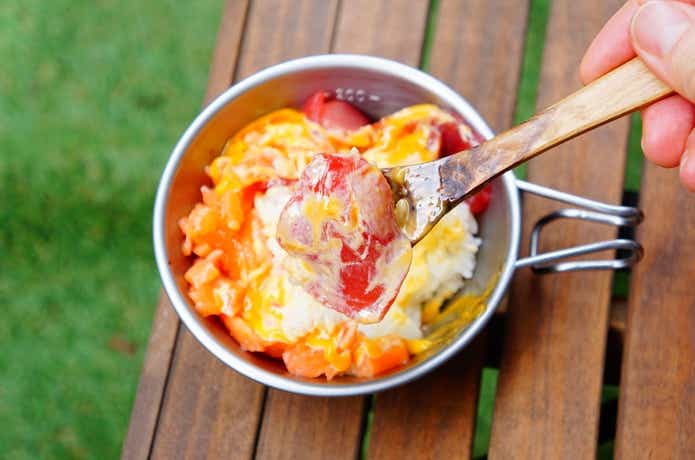 ドンキホーテの秒でどこでもTKG！？卵かけ風ご飯のたれ（韓国風仕立て）で海鮮ユッケ丼風