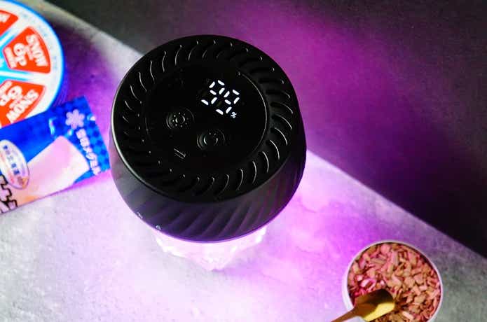 USB充電式スモーカーの使用シーン、充電残量表示