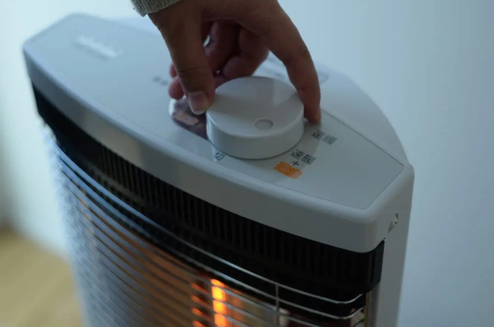 トヨトミ 速暖遠赤外線電気ヒーター