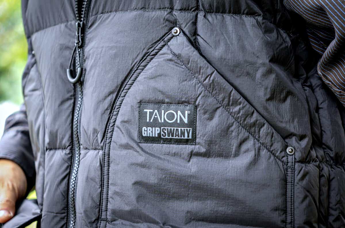 TAION×グリップスワニーのコラボレーションアイテム「コーデュラダウンベスト」