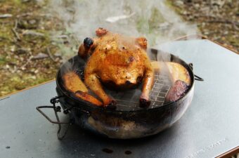 「1台で5役いけます」「焚き火で料理しよ」テンマク新作は、“焼く・煮る・蒸す・炒め・揚げ”がこれで完結…！